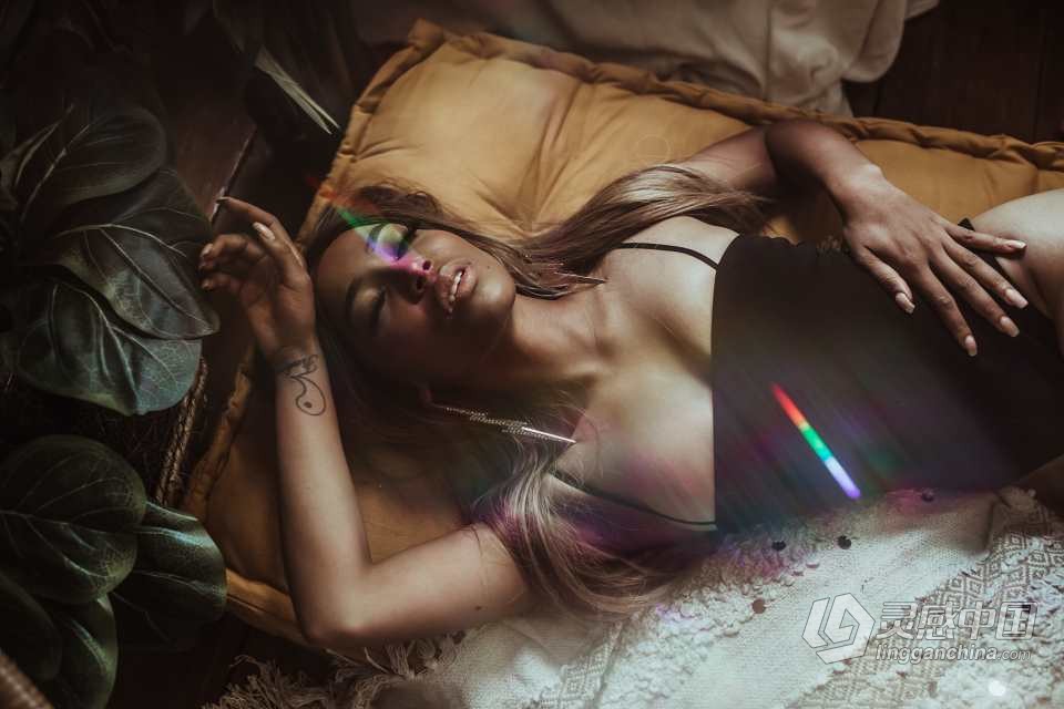 黑暗情绪私房人像后期Lightroom预设 Embrace Presets - The Boudoir Tones  灵感中国网 www.lingganchina.com